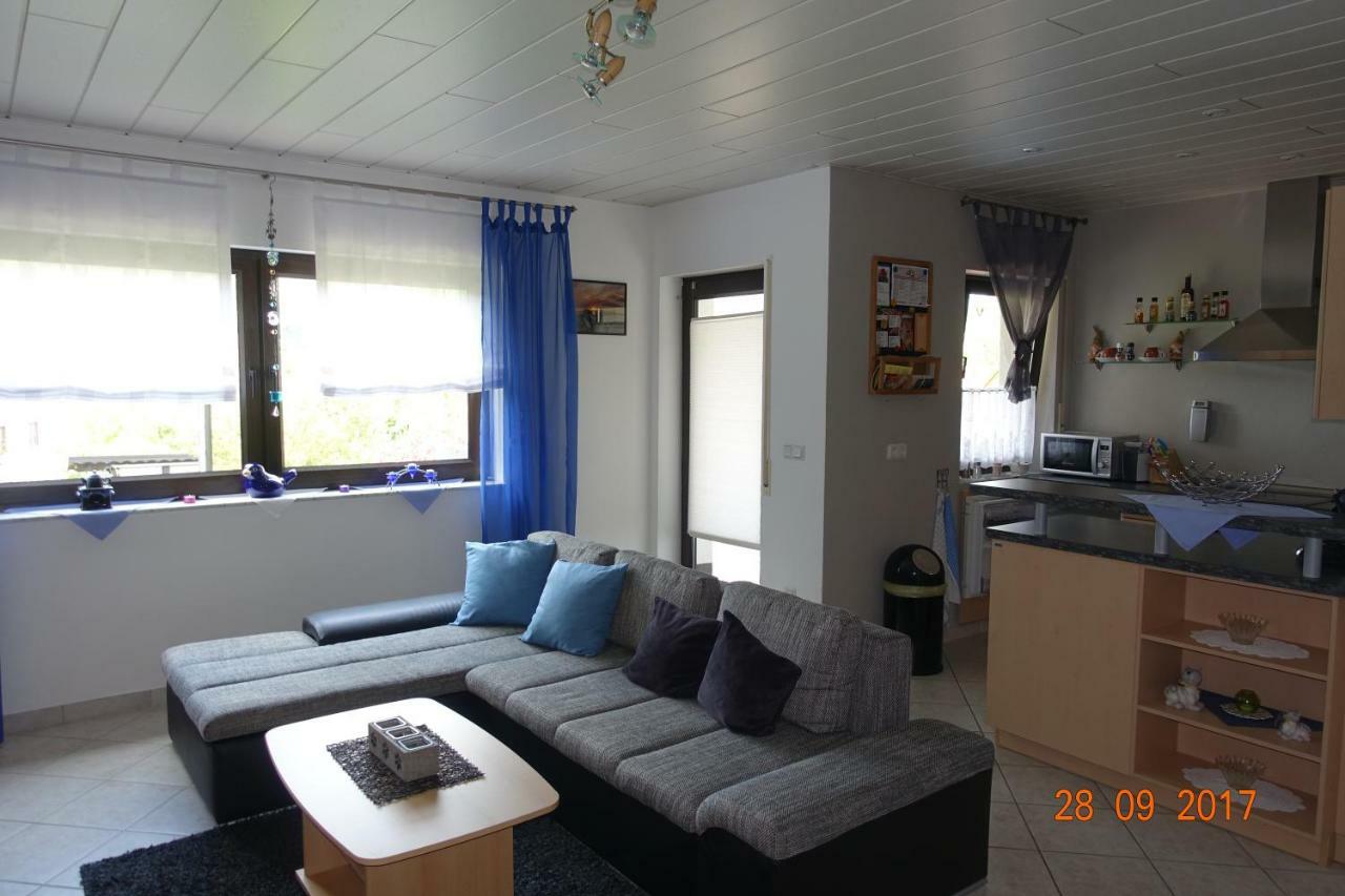 Ferienwohnung Zoe Osterbrucken エクステリア 写真