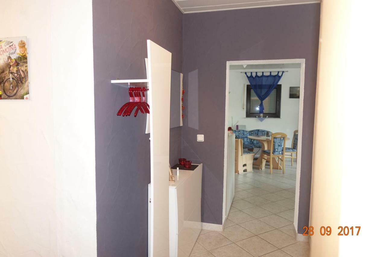 Ferienwohnung Zoe Osterbrucken エクステリア 写真